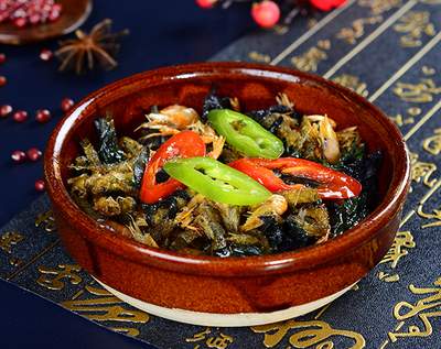 紫苏蒸山坑鱼仔河虾